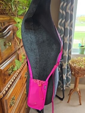 Women’s Lululemon Hot Pink Crossbody Sling Bag